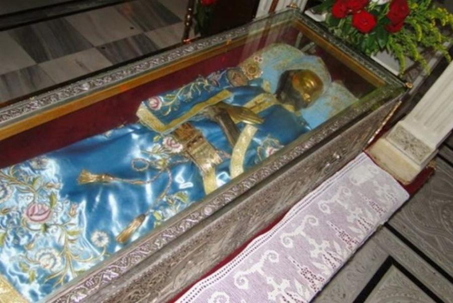 Μέγα το Θαύμα με την αλλαγή των αμφίων του Αγίου Ιωάννη του Ρώσου