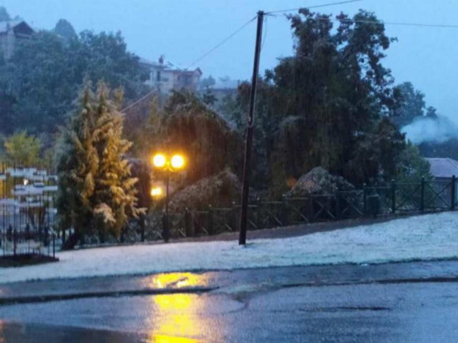 Κακοκαιρία “Μπάλλος”: Έπεσαν τα πρώτα χιόνια στη Φλώρινα και το σκηνικό είναι παραμυθένιο