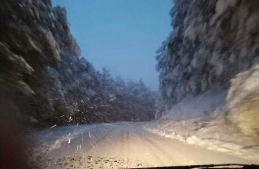 Κακοκαιρία “Μπάλλος”: Έπεσαν τα πρώτα χιόνια στη Φλώρινα και το σκηνικό είναι παραμυθένιο