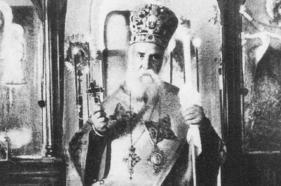 Παράτησαν το φέρετρο του Αγίου Νεκτάριου στα σκαλιά: Ούτε οι Ιερείς είχαν χρόνο να τον διαβάσουν