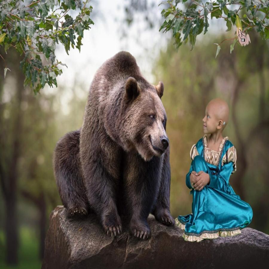 5χρονη με καρκίνο φωτογραφίζεται σαν πριγκίπισσα της Disney και στέλνει μήνυμα δύναμης