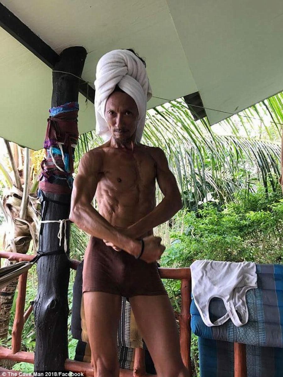 Tαϊλανδος ξελoγιάζει χιλιάδες τουρίστριες και τις οδηγεί στη σπηλιά του για ώρες