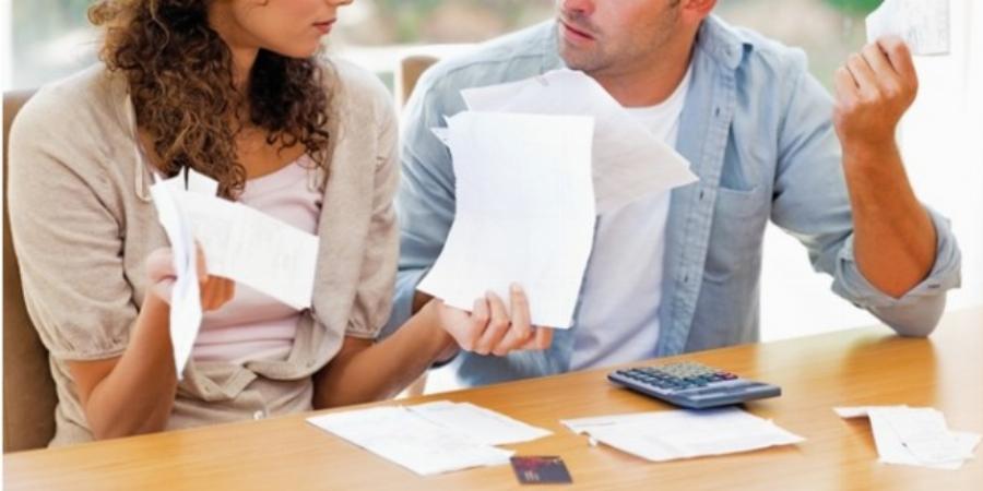 Mου δίνει διατροφή 700 ευρώ. Τώρα που ξαναπαντρεύτηκε μπορώ να ζητήσω περισσότερα;