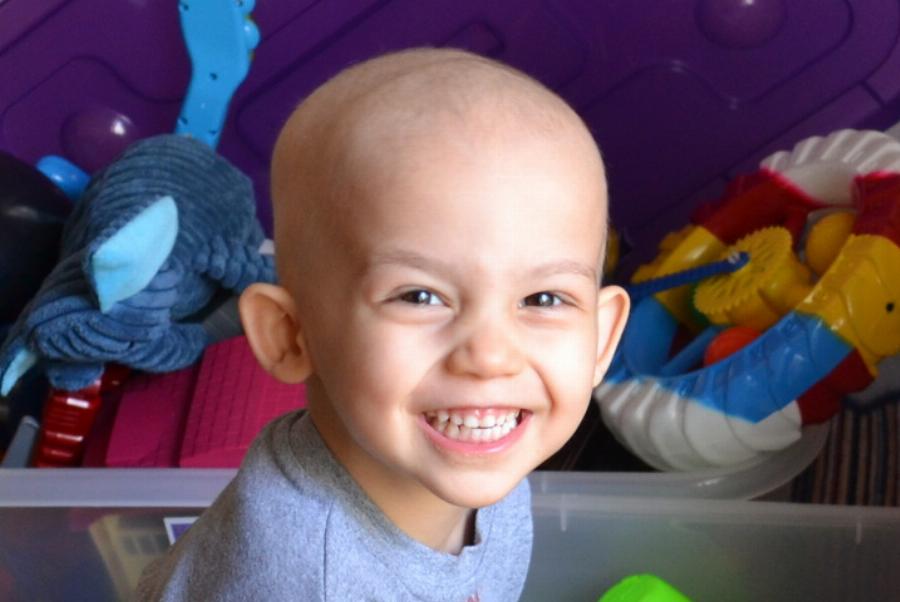 Ένα αγγελούδι 3 ετών από την Ρόδο διέλυσε τον καρκίνο και δίνει ένα τεράστιο μάθημα ζωής