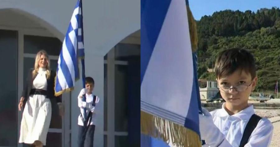 9χρονος Τάσος: Έκανε παρέλαση μόνος του στο βορειοδυτικότερο άκρο της Ελλάδας στο Μαθράκι και έκανε τους Έλληνες να δακρύσουν