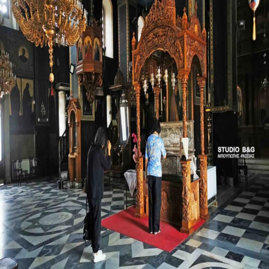 Αξιοθαύμαστο γεγονός στην Αργολίδα: Τα Ιερά Λείψανα του Αγίου Πέτρου που ευωδιάζουν