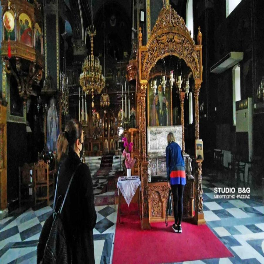 Αξιοθαύμαστο γεγονός στην Αργολίδα: Τα Ιερά Λείψανα του Αγίου Πέτρου που ευωδιάζουν