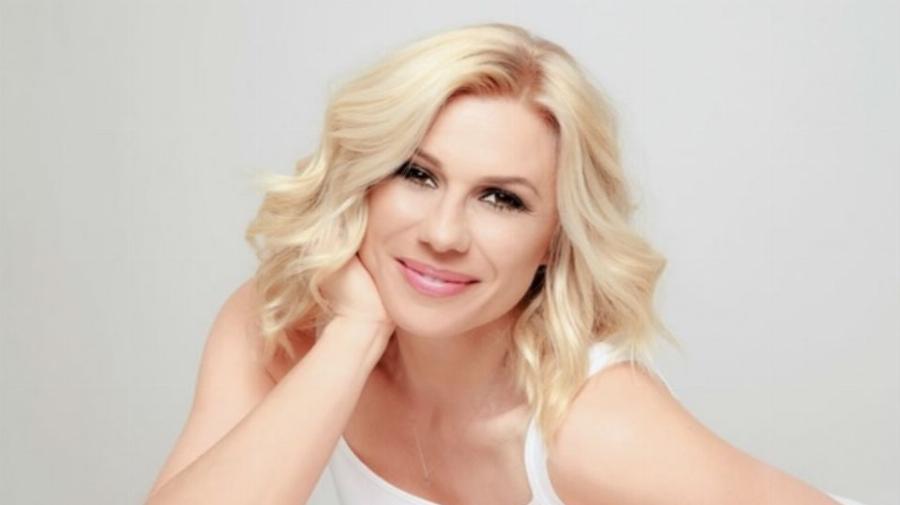 «Είδα στον ύπνο μου ότι παντρευόμουν τον Κυριάκο Μητσοτάκη» – Όσα είπε η Κατερίνα Καραβάτου