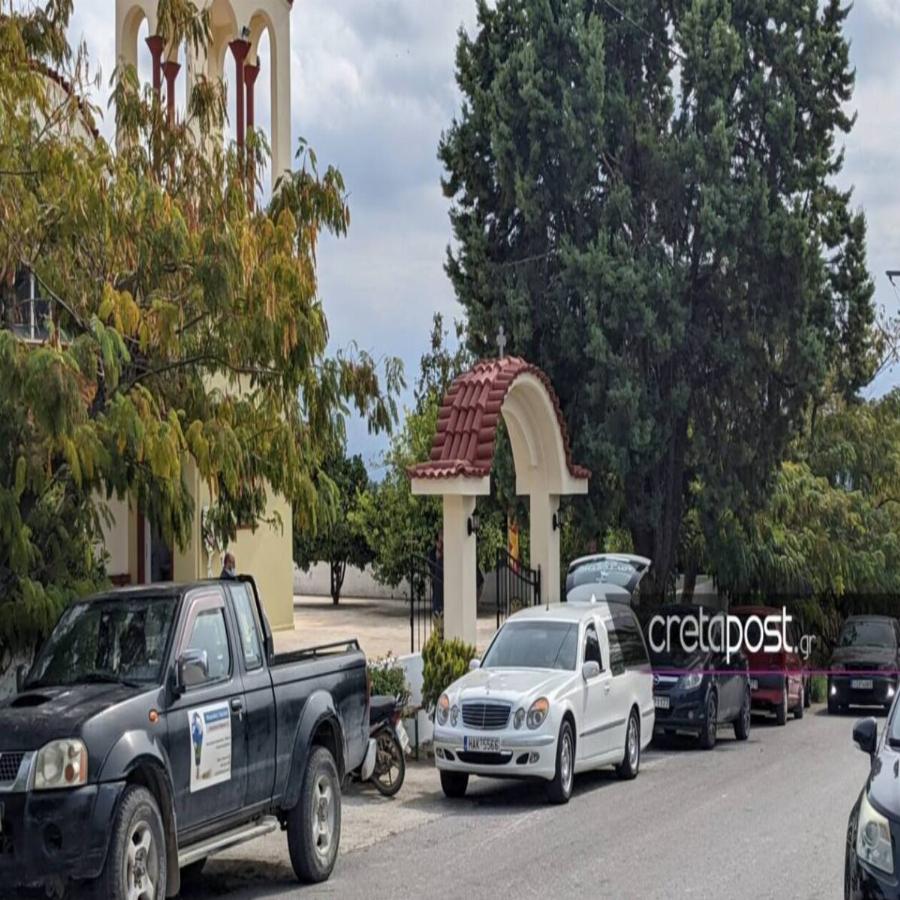 Θρήνος στην κηδεία της Νεκταρίας που δολοφονήθηκε από τον σύζυγό της