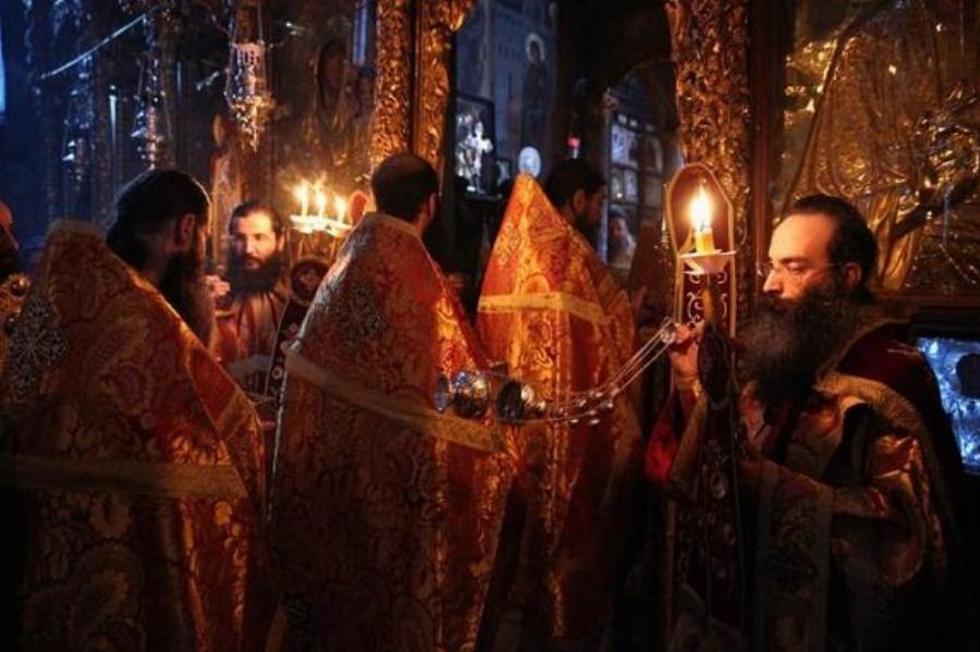 Συναγερμός αδιάκοπης προσευχής στα μοναστήρια: Ο Κύριος θα μας σώσει από την πανδημία