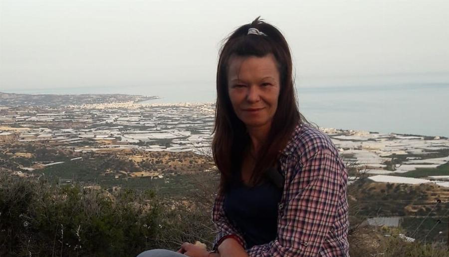 Παραδόθηκε ο γυναικοκτόνος! – «Η 48χρονη είχε σχέση με τον κολλητό του» λέει η ξαδέλφη του