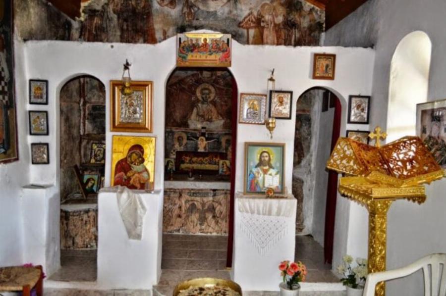 «Αχ πάτερ μου, εγώ δεν πάω στην Εκκλησία! Πάω μόνο σε ξωκλήσια και ανάβω ένα κεράκι. Δεν μπορώ που μπαίνω μέσα στον Ναό…»