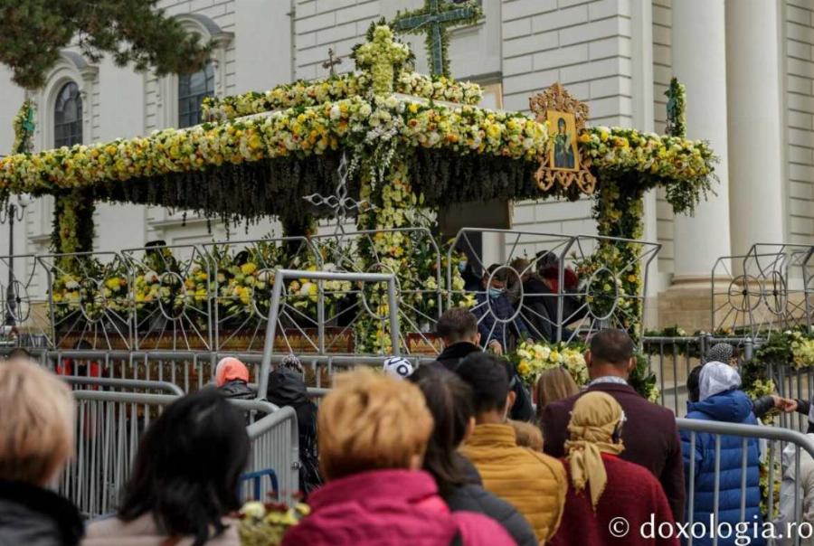 Ρουμανία: Πάνω από 50.000 πιστοί προσκυνούν την Αγία Παρασκευή την Επιβατινή