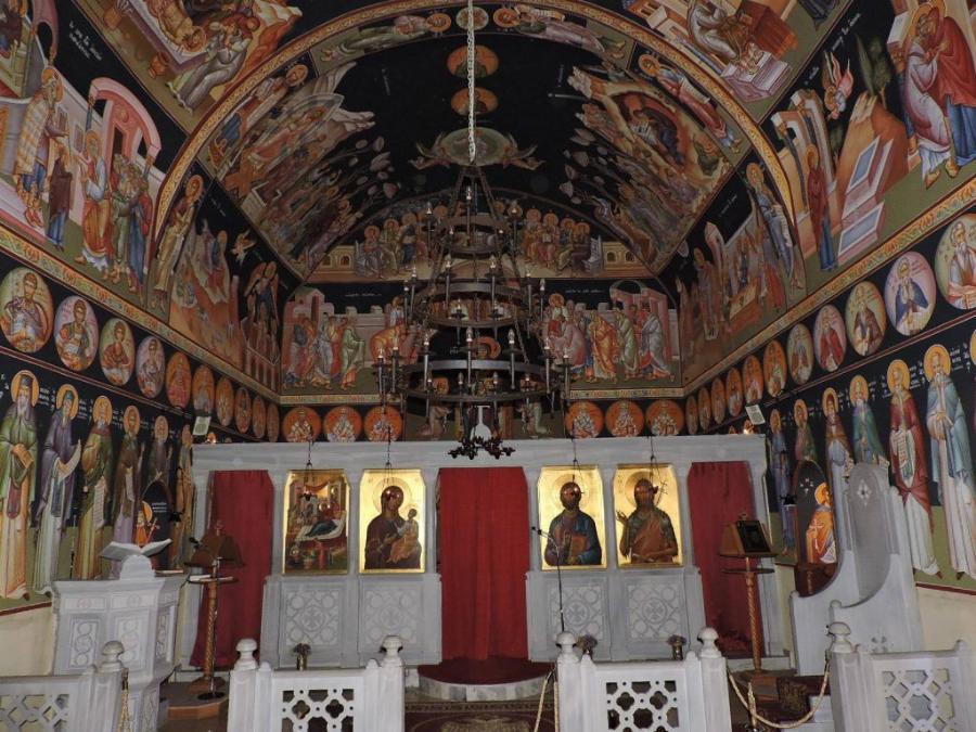 Προκαλεί δέος στους επισκέπτες η Μονή της Παναγίας της Γιάτρισσας: Είναι ένα από τα μεγαλύτερα προσκυνήματα της Ελλάδας