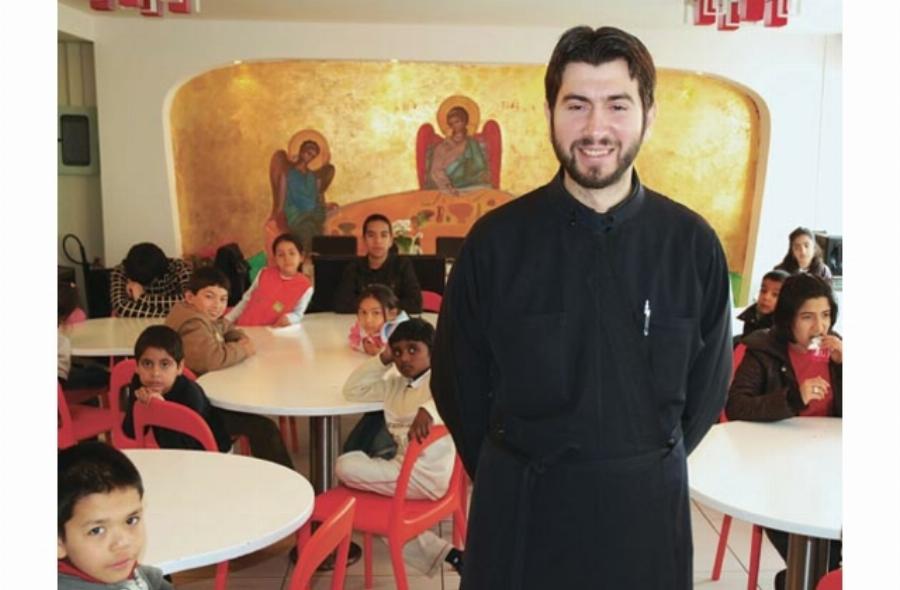 «Ο χριστιανός είναι πάντα χαρούμενος άνθρωπος»: Τα λόγια του πατέρα Αντώνιου και η Κιβωτός του κόσμου