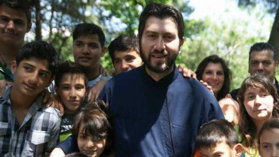 «Ο χριστιανός είναι πάντα χαρούμενος άνθρωπος»: Τα λόγια του πατέρα Αντώνιου και η Κιβωτός του κόσμου