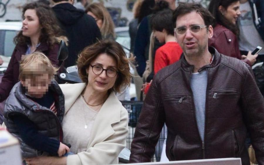 Διάσημοι Έλληνες που υιοθέτησαν παιδάκι: 13 υπέροχες περιπτώσεις