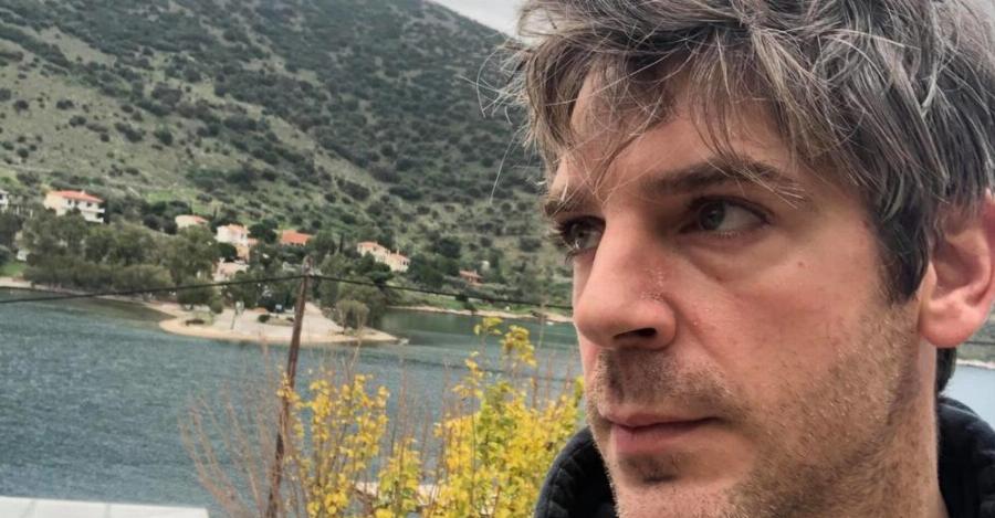 «Εσείς που κοιμάστε, κοιμηθείτε ήσυχα. Ένας γύφτος λιγότερος» – Χάρης Τζωρτζάκης για το Πέραμα