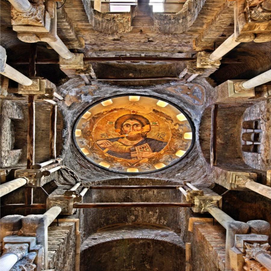 Η εκκλησία στην Άρτα με τον τρούλο που αιωρείται – Παναγία Παρηγορήτισσα