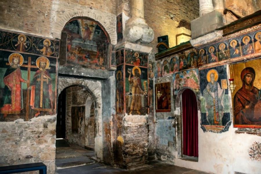 Η εκκλησία στην Άρτα με τον τρούλο που αιωρείται – Παναγία Παρηγορήτισσα