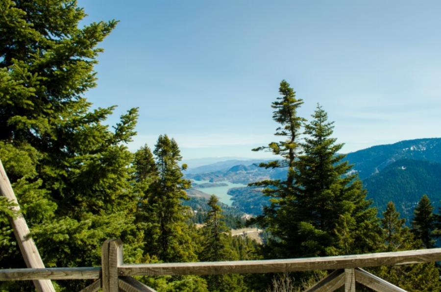 Το μοναστήρι που ακροβατεί ανάμεσα σε γη και ουρανό – Παναγία η Πελεκητή