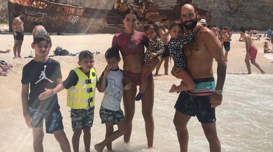 «Θέλουμε να περάσουμε την πίστη μας στη θρησκεία στα παιδιά μας»: Η βαθιά πίστη της οικογένειας Σπανούλη