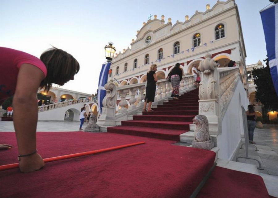 Οι λόγοι που γίνονται τα τάματα: Όσα ζητούν η Παναγία και οι Αγίοι