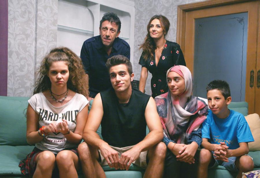 Κόντευαν τα 30 και έκαναν τους μαθητές: 12 ηθοποιοί που έπαιξαν τα πιτσιρίκια