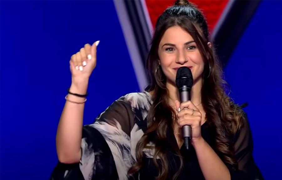 Ερμήνευσε το τραγούδι και στη νοηματική στο The Voice και λύγισε κοινό και κριτές