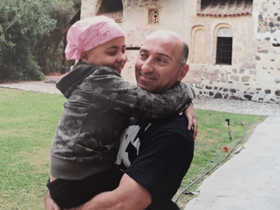 Ξετυλίγει τη διαδρομή από τα δάκρυα στα χαμόγελα – Η Ελένη νίκησε τον παιδικό καρκίνο