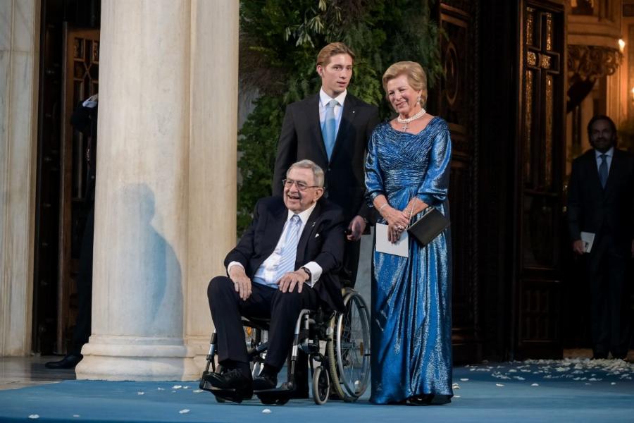 Παντρεύτηκαν Φίλιππος Γλύξμπουργκ – Νίνα Φλορ στη Μητρόπολη Αθηνών: Ένας παραμυθένιος γάμος