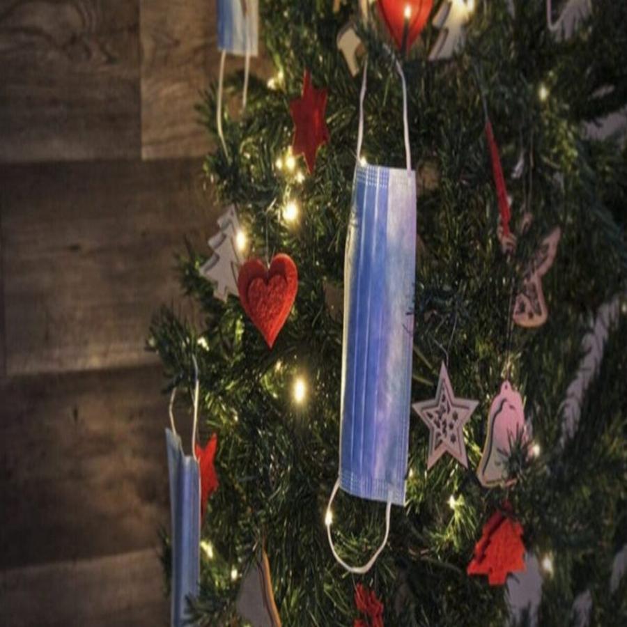 «Lockdown» για τους ανεμβολίαστους τα Χριστούγεννα: Τα 2 μέτρα που θα ισχύσουν φέτος