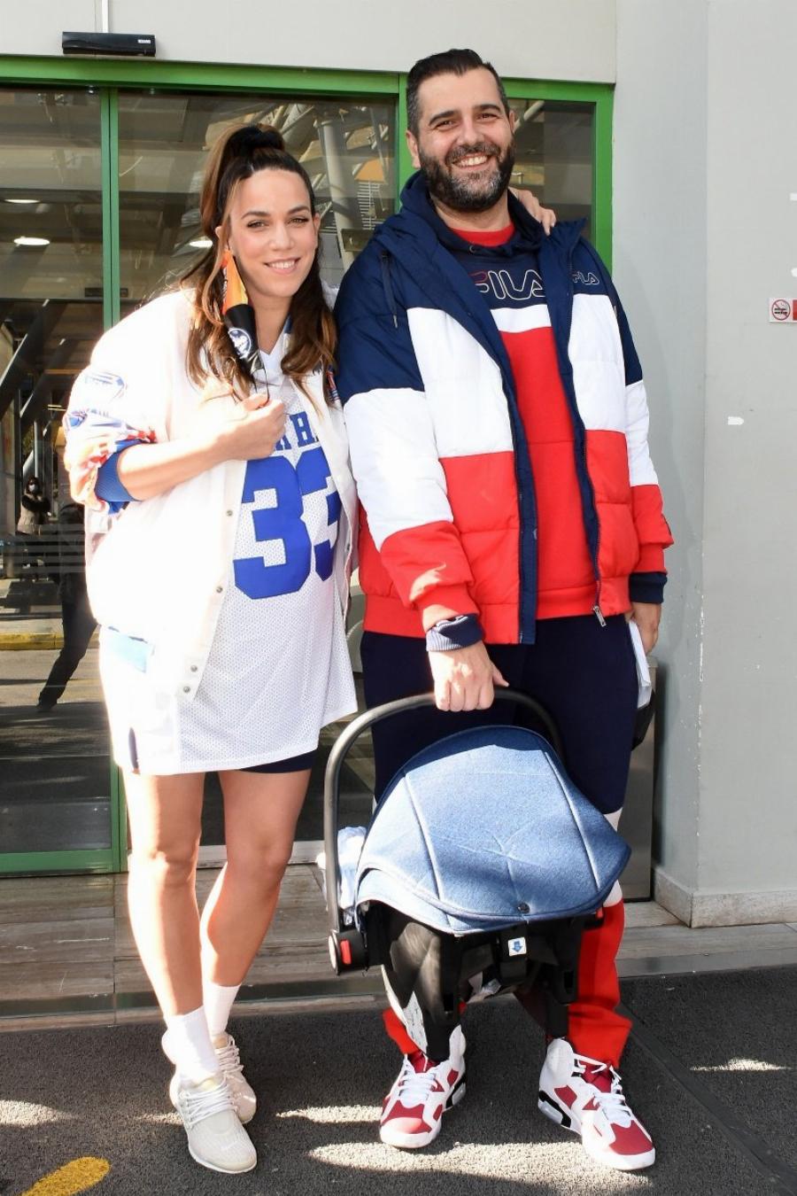 «Ήταν ένας δύσκολος τοκετός, δέκα ωρίτσες περίπου αλλά δε το βάλαμε κάτω» – H Kατερίνα Στικούδη μιλά για την γέννηση του γιου της