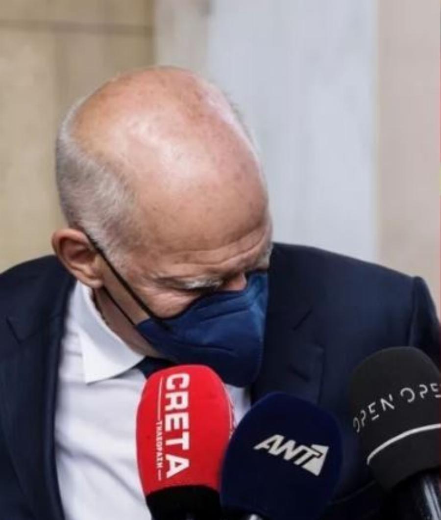 Συντετριμμένος ο Γιώργος Παπανδρέου: Κλάματα στη Βουλή για την Φώφη Γεννηματά