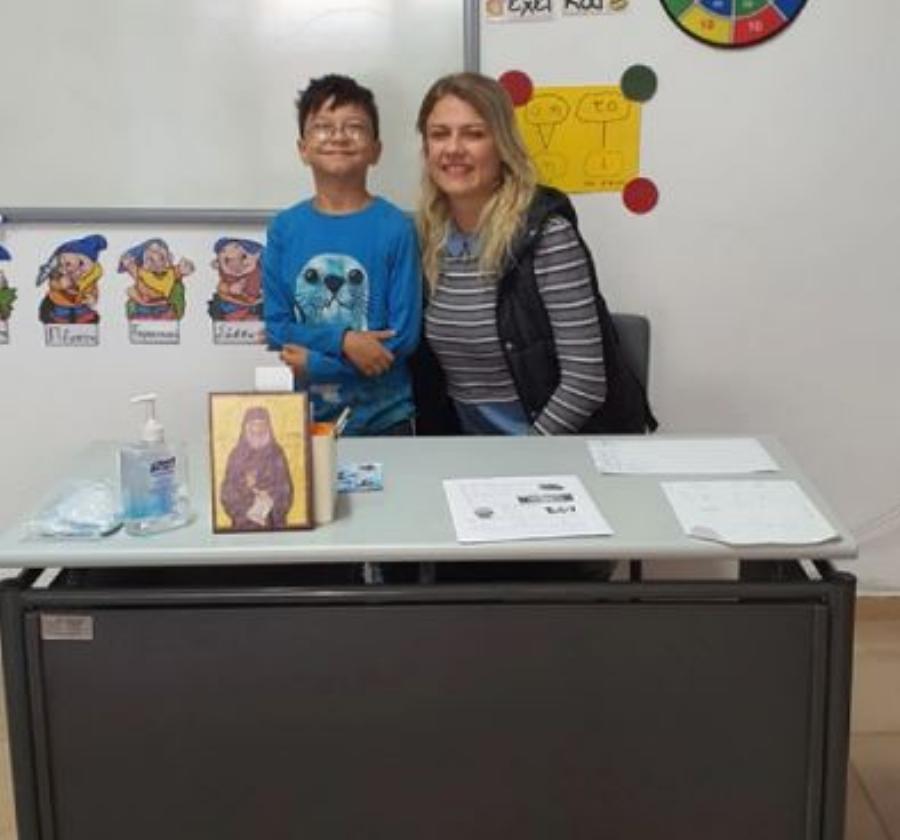 9χρονος Τάσος: Θα παρελάσει μόνος του με τη γαλανόλευκη στο Μαθράκι