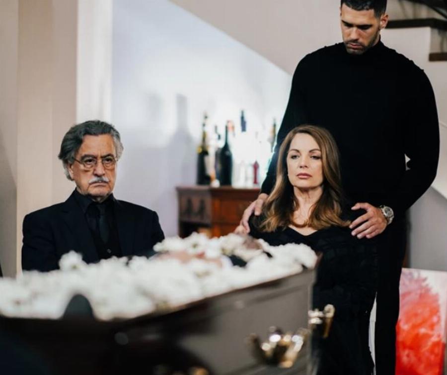 Νίκος Γαλανός: Ακύρωσε τον γάμο του με την 30 χρόνια μικρότερη σύντροφό του