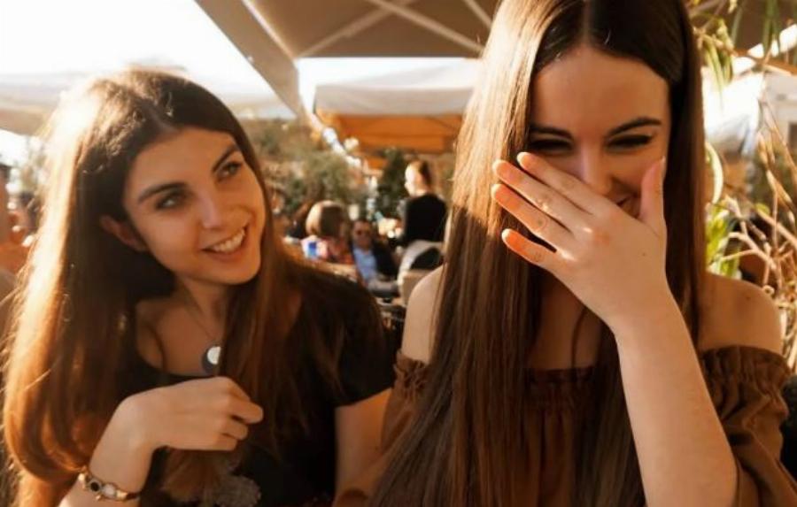 Σκιάθος: Δίδυμες αδελφές έκαναν μουσείο το σπίτι που μεγάλωσαν