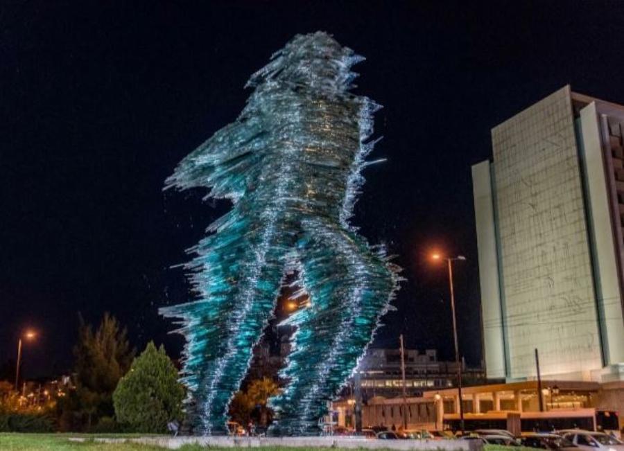 Λάμπει σαν κρύσταλλο: Καθάρισαν επιτέλους τον «Δρομέα» στην Βασ. Σοφίας και είναι πανέμορφος