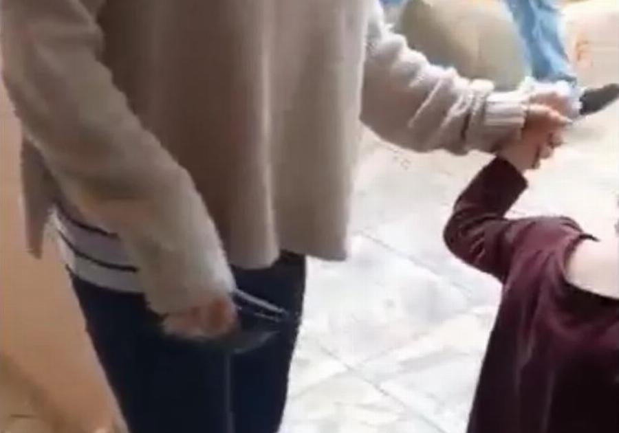 Ο μικρός Γιάννης περπάτησε ξανά χάρη στον Άγιο Ταξιάρχη – Πλήθη λάου στον Ταξιάρχη που δακρύζει ακατάπαυστα