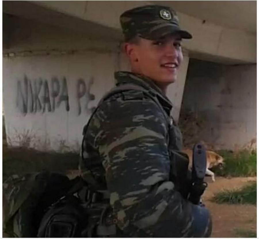 “Ραγίζουν” καρδιές οι γονείς του πεζοναύτη Φώτη Ανδρικόπουλου που σκοτώθηκε σε μοιραία άσκηση