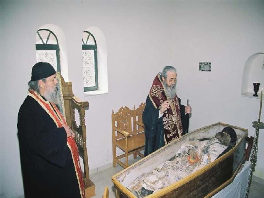 Σπουδαίο θαύμα: Άφθαρτο για χρόνια το σκήνωμα του Γέροντα Βησσαρίωνα Αγαθωνίτη