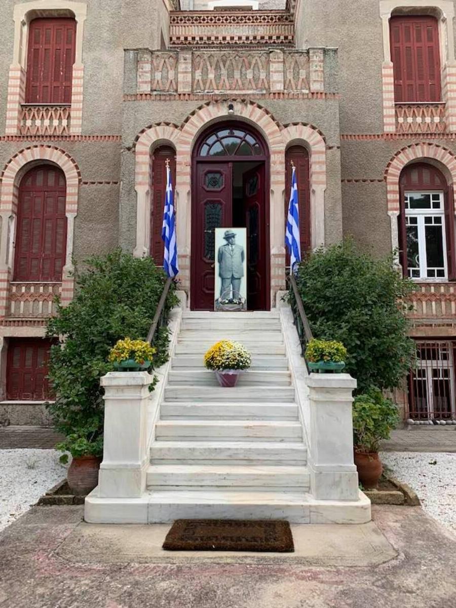 Η εγγονή του Ιωάννη Μεταξά ανοίγει το σπίτι του ιστορικού “ΟΧΙ” κάθε 28η Οκτωβρίου και ξεναγεί τους επισκέπτες