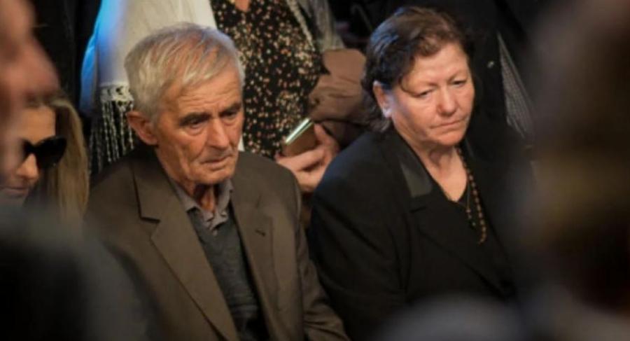 «Αυτοκτόνησαν το παιδί μου γιατί δεν μπορούν να απαντήσουν γιατί τον σκότωσαν» – Ξεσπά η μάνα του Κατσίφα