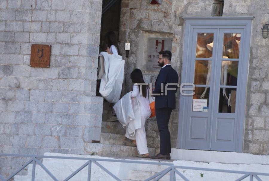 Κωστής Μαραβέγιας – Τόνια Σωτηροπούλου: Οι πρώτες φωτογραφίες από τον μυστικό γάμο του ζευγαριού