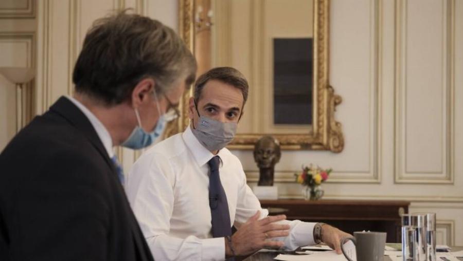 Αυστηρά μόνο για ανεμβολίαστους: Τα μέτρα της κυβέρνησης αν συνεχιστεί η έκρηξη κρουσμάτων