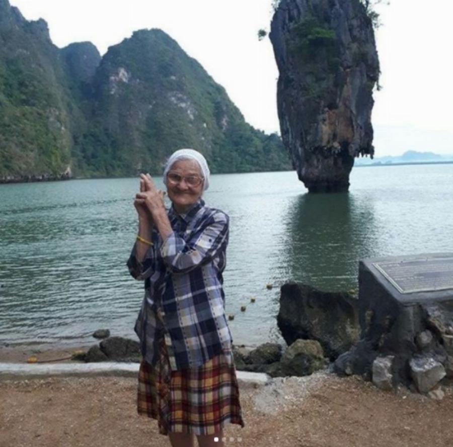 90χρονη γιαγιά: Ταξίδευε μόνη της σε όλο τον κόσμο και μοιράζονταν τα πάντα στο Instagram