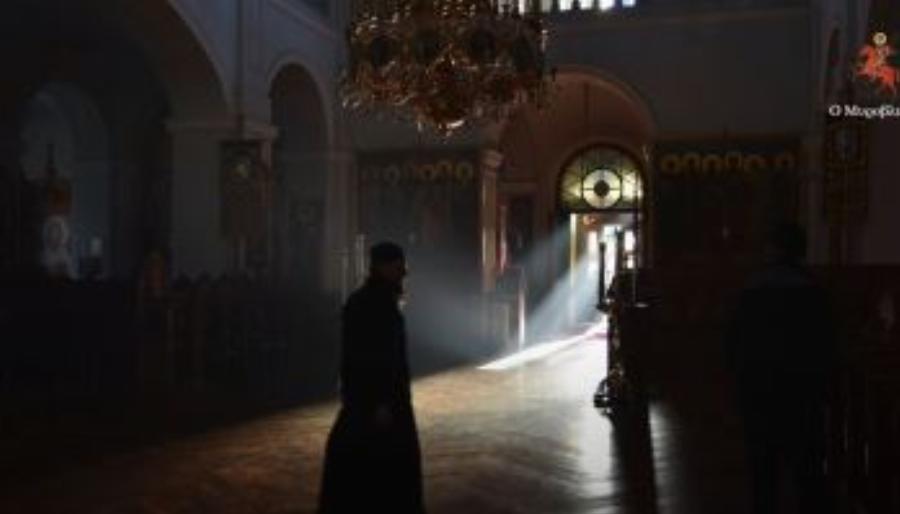 Τι με κοιτάς; Κάνε τον σταυρό σου και μπες μέσα στον φούρνο να το βγάλεις