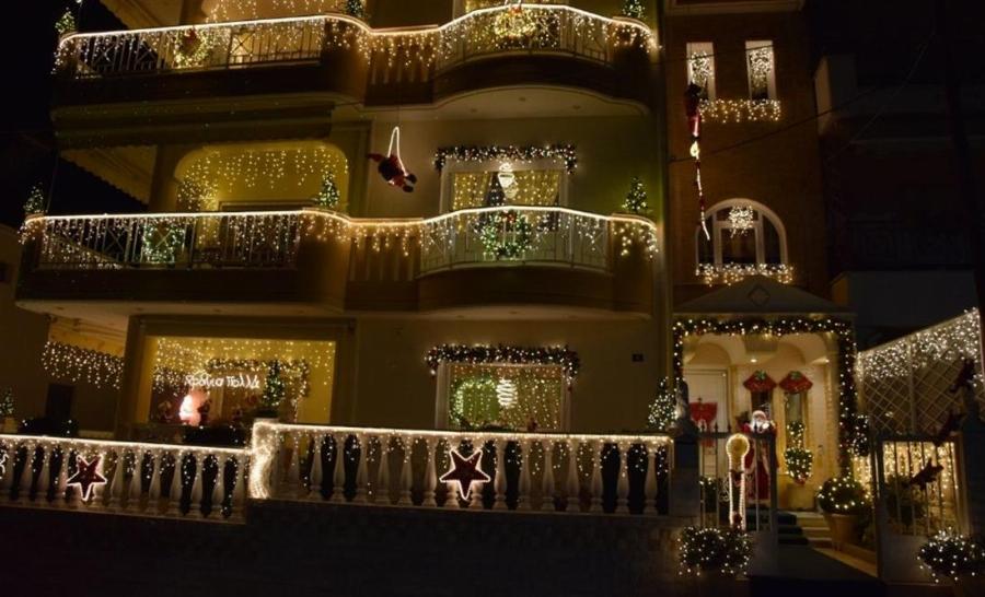 Στολίστηκε και φέτος στην Κοζάνη με 10.000 λαμπιόνια το πιο εντυπωσιακά στολισμένο σπίτι στην Ελλάδα