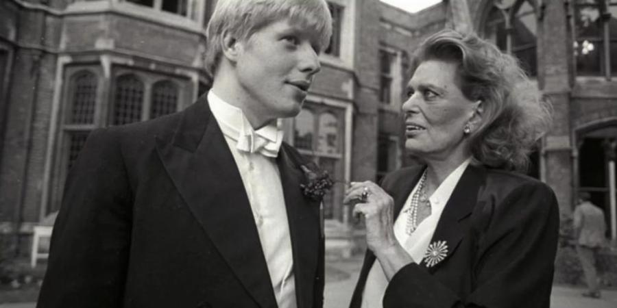 Η ιστορική ομιλία της Μερκούρη μπροστά στον Μπόρις Τζόνσον: «Δεν υπάρχουν Ελγίνεια Μάρμαρα. Υπάρχουν τα Μάρμαρα του Παρθενώνα».