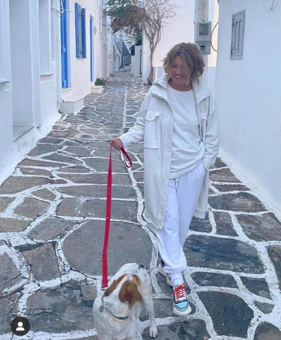 Σοφία Αλιμπέρτη: Η νέα όμορφη εικόνα της στα 55 της χρόνια και το υπέροχο βίντεο από τα γενέθλιά της